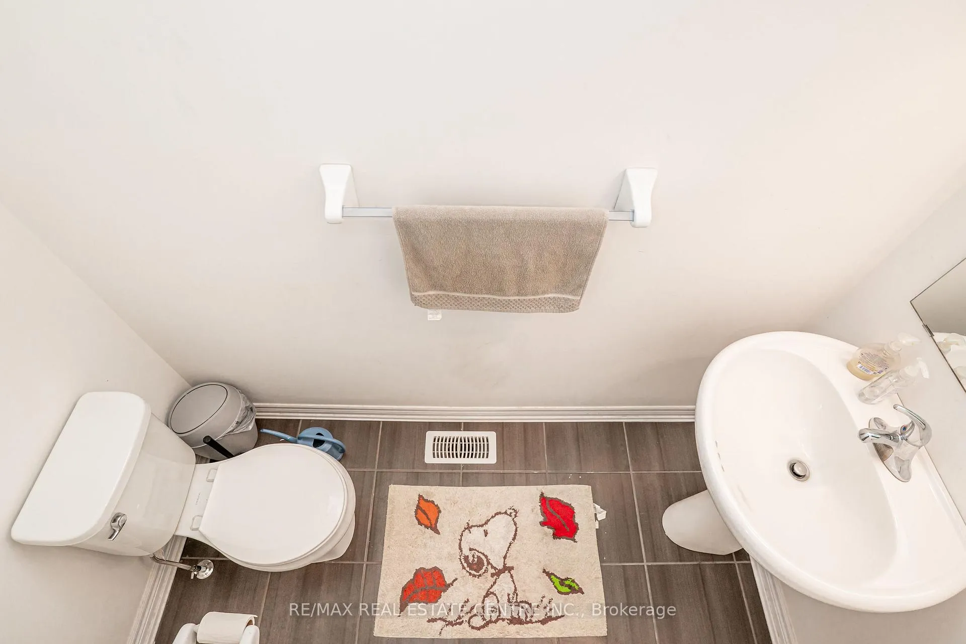 Photo 15 of 11 Winterton Court, Orangeville — HOMEH