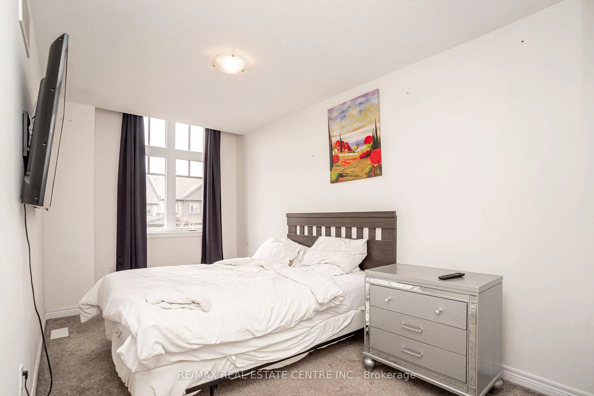 Photo 21 of 11 Winterton Court, Orangeville — HOMEH