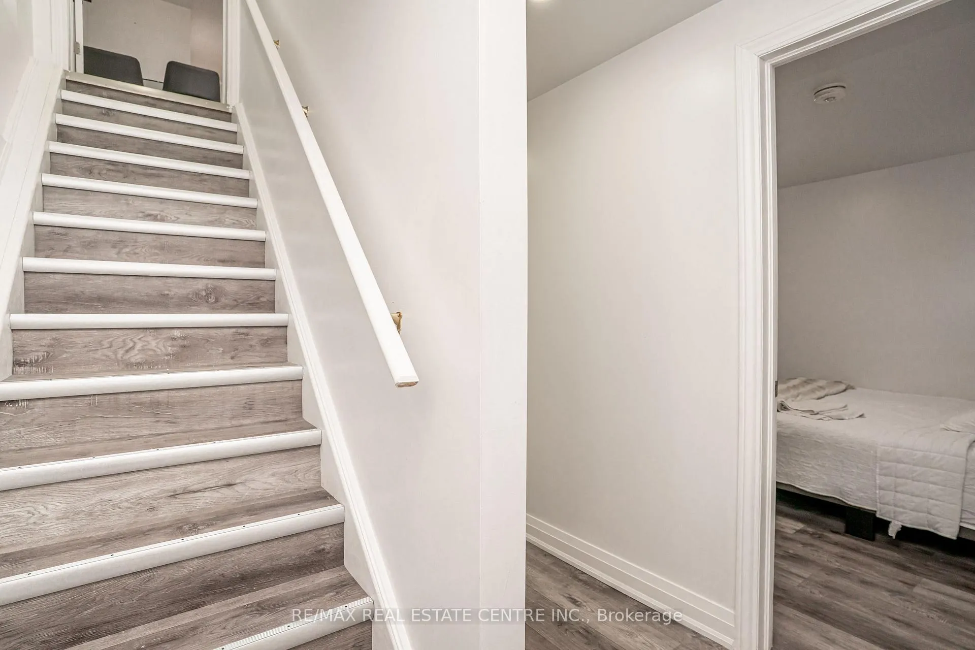 Photo 24 of 11 Winterton Court, Orangeville — HOMEH