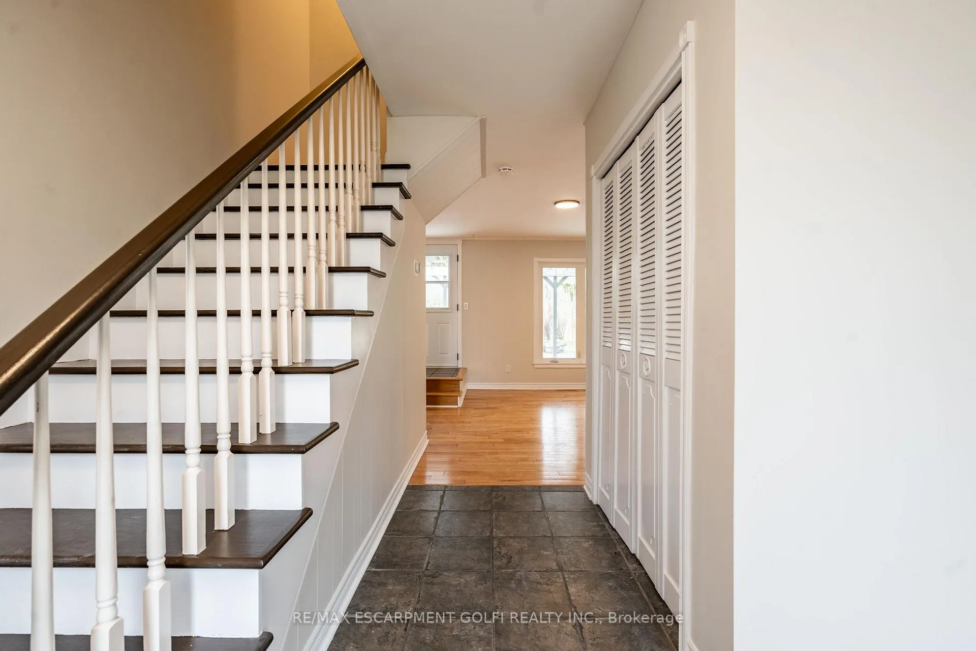 Photo 3 of 273 Riverview Boulevard, St. Catharines, Glendale/Glenridge — HOMEH