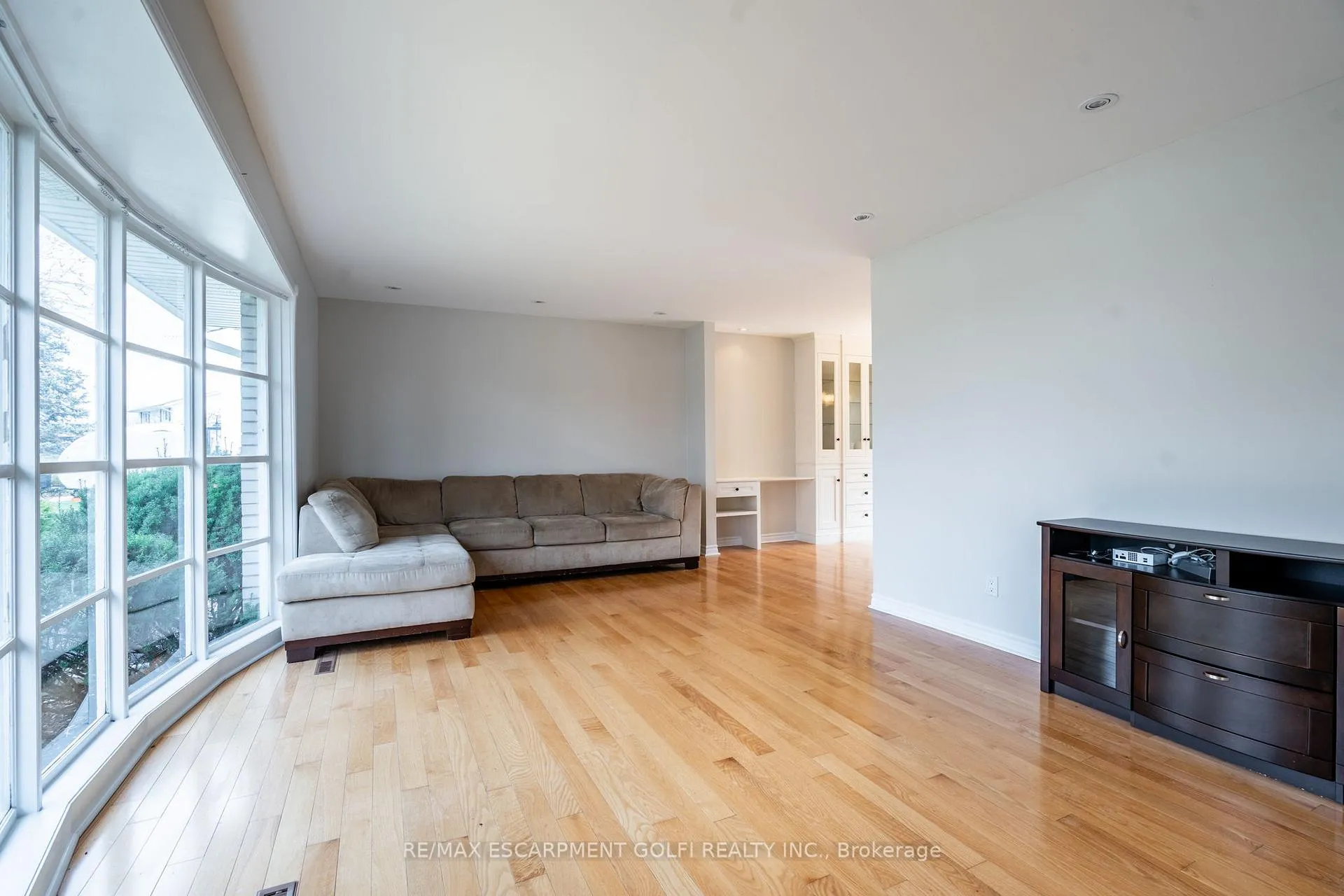 Photo 5 of 273 Riverview Boulevard, St. Catharines, Glendale/Glenridge — HOMEH