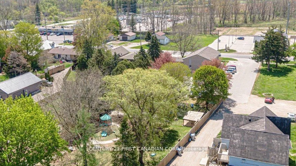 Photo 10 of 431 Albert Street, Strathroy-Caradoc, NW — HOMEH