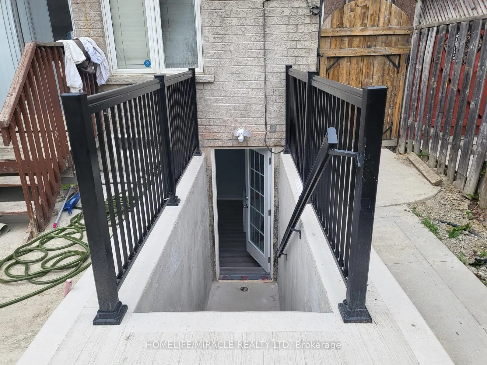 Photo 2 of Unit Bsmt, 25 Silent Pond Crescent, Brampton, Madoc — HOMEH