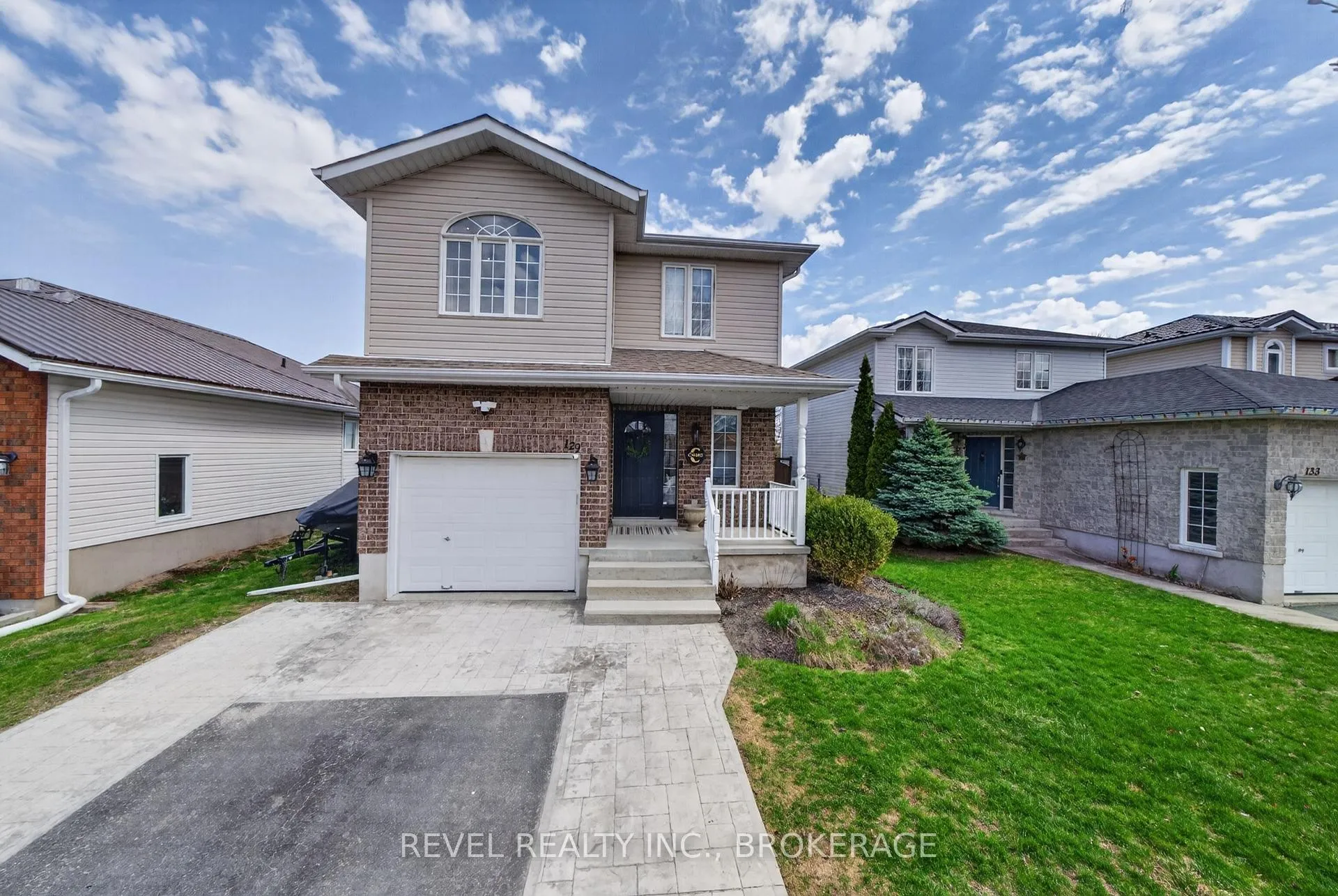 Photo 1 of 129 Amy Lynn Drive, Loyalist, Amherstview — HOMEH