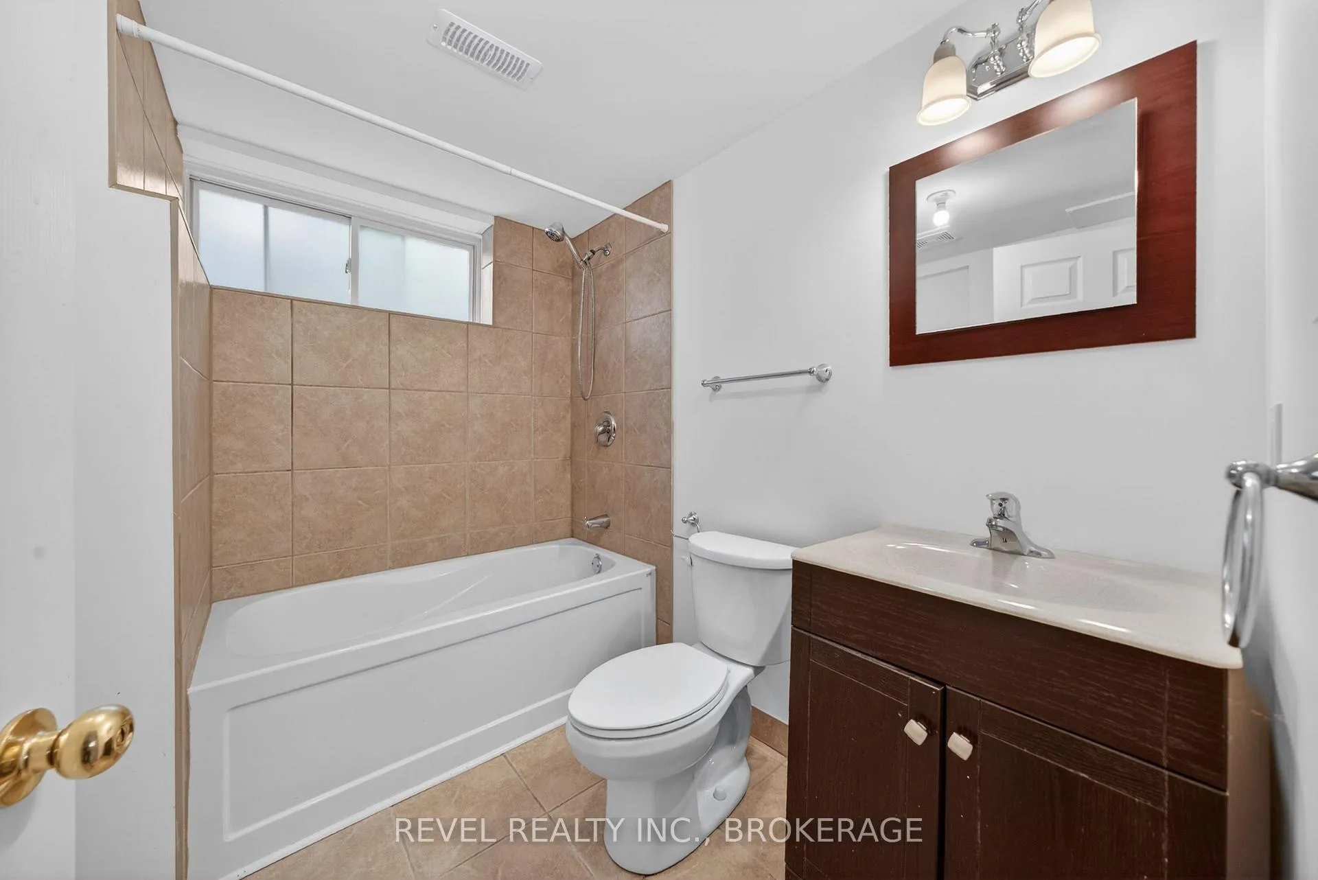 Photo 25 of 129 Amy Lynn Drive, Loyalist, Amherstview — HOMEH