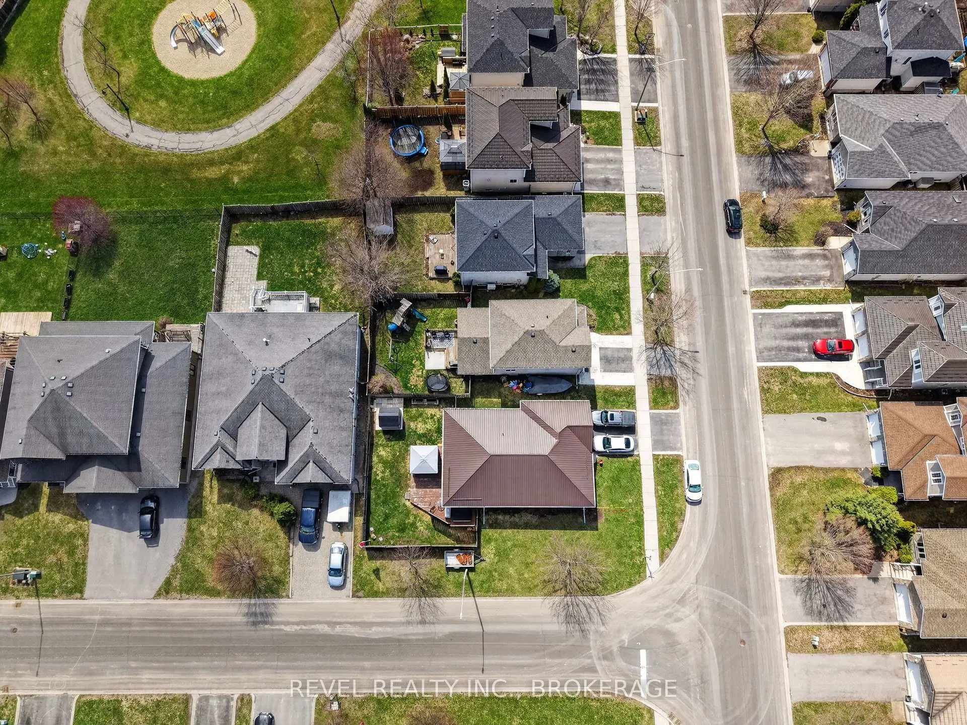 Photo 33 of 129 Amy Lynn Drive, Loyalist, Amherstview — HOMEH