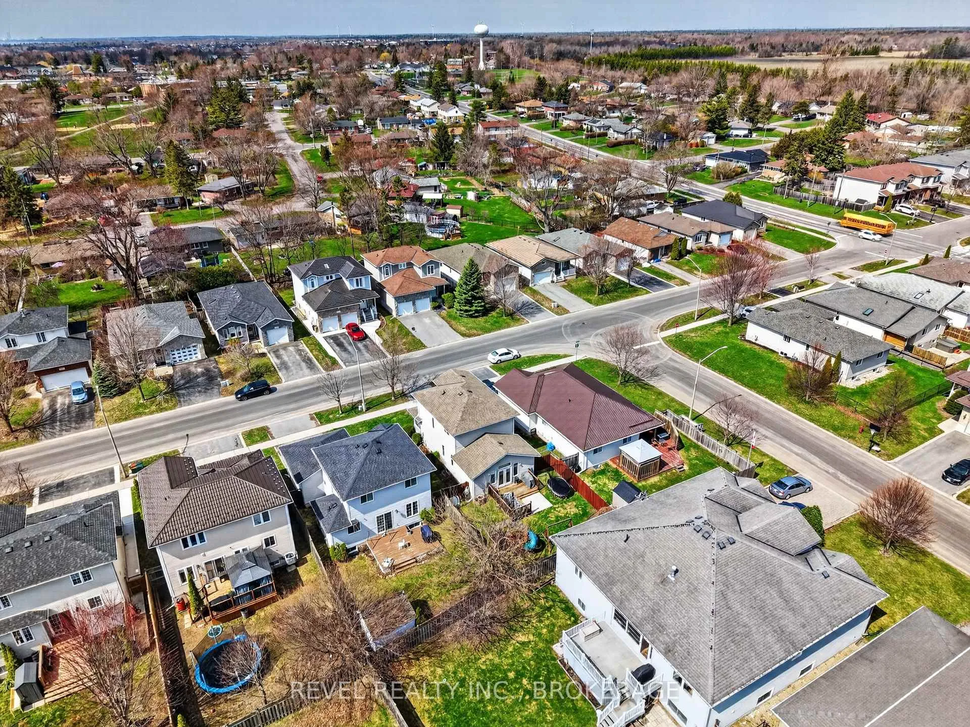 Photo 35 of 129 Amy Lynn Drive, Loyalist, Amherstview — HOMEH