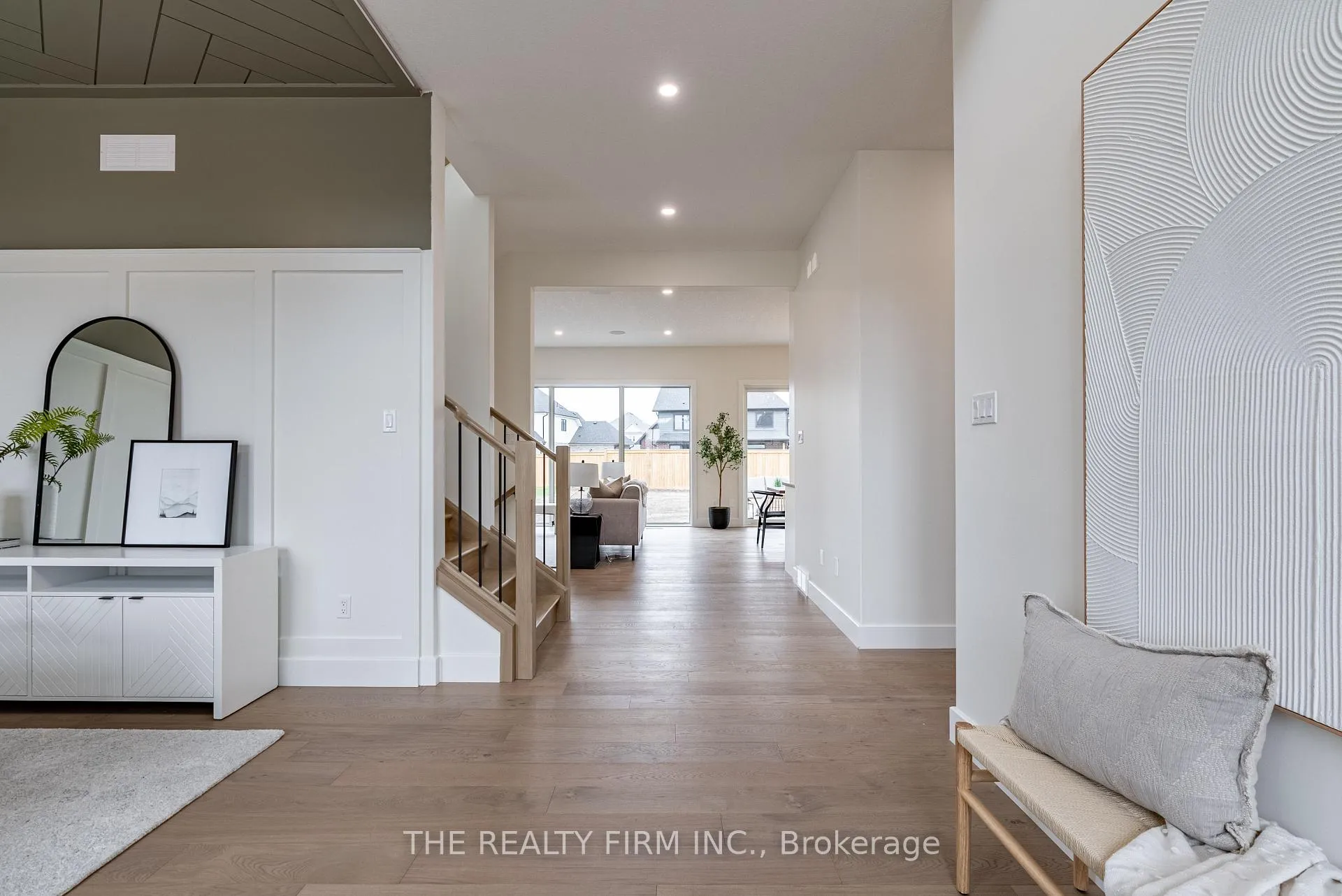 Photo 6 of 262 Harvest Lane, Thames Centre, Dorchester — HOMEH