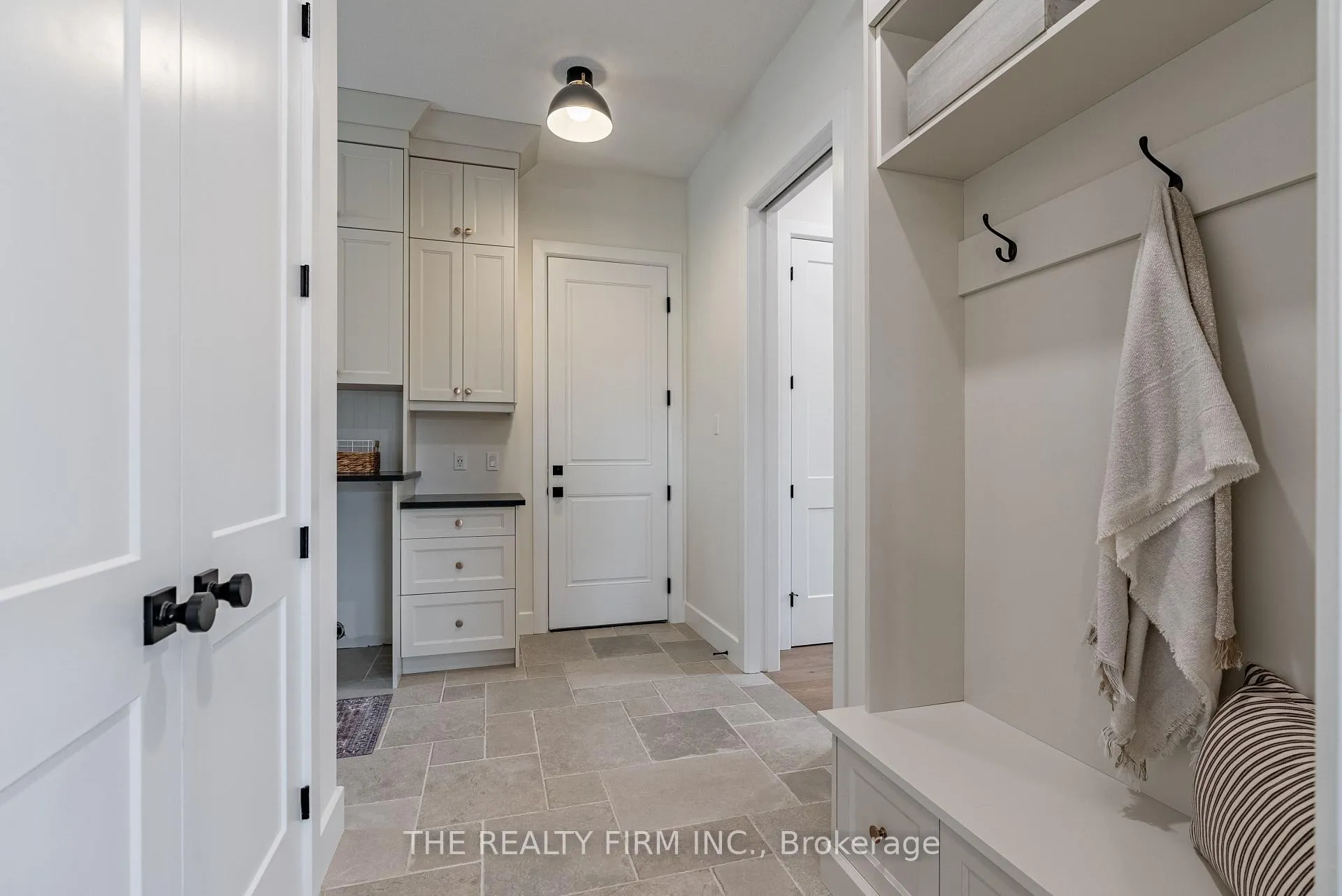 Photo 19 of 262 Harvest Lane, Thames Centre, Dorchester — HOMEH