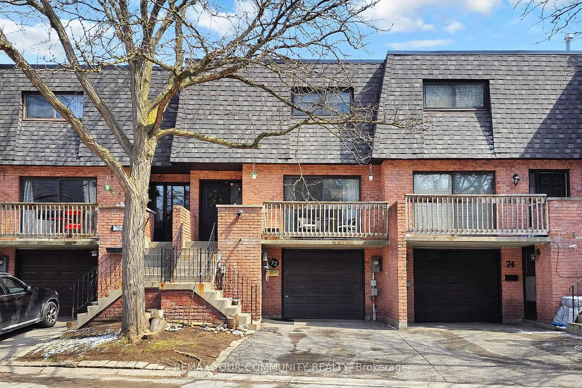 Photo 1 of Unit 16, 72 Ashglen Way, Markham, Unionville — HOMEH