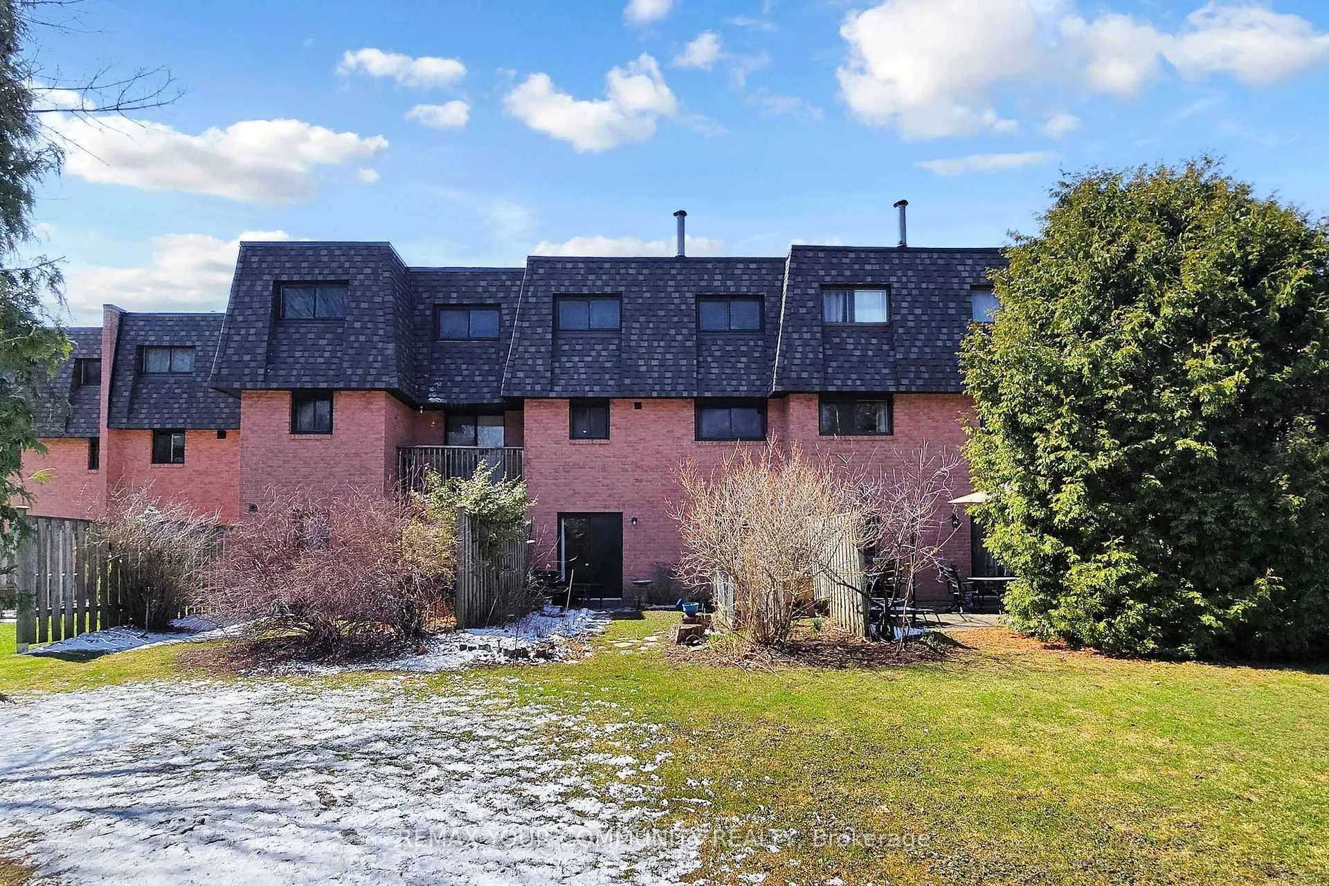 Photo 47 of Unit 16, 72 Ashglen Way, Markham, Unionville — HOMEH
