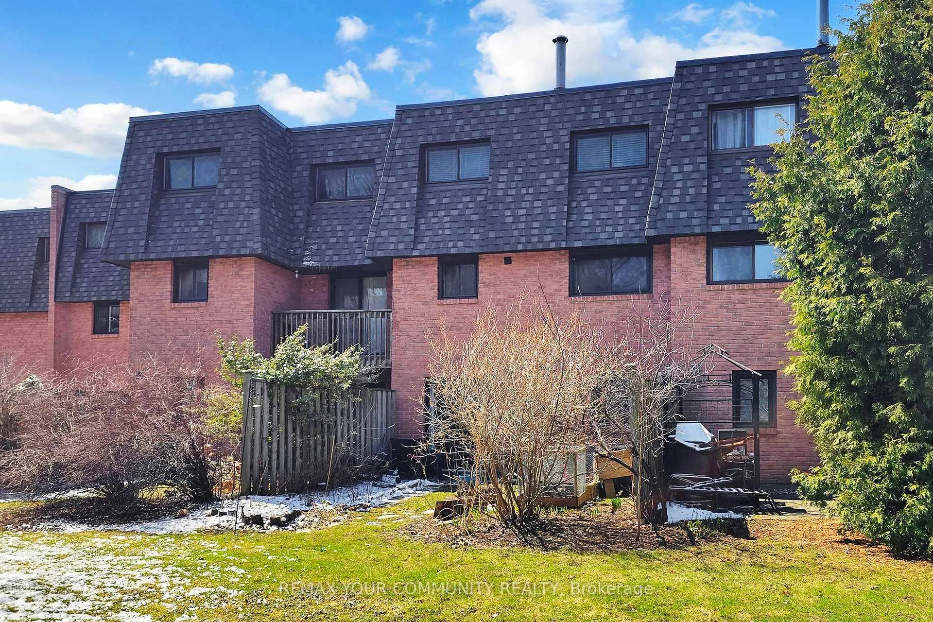 Photo 49 of Unit 16, 72 Ashglen Way, Markham, Unionville — HOMEH