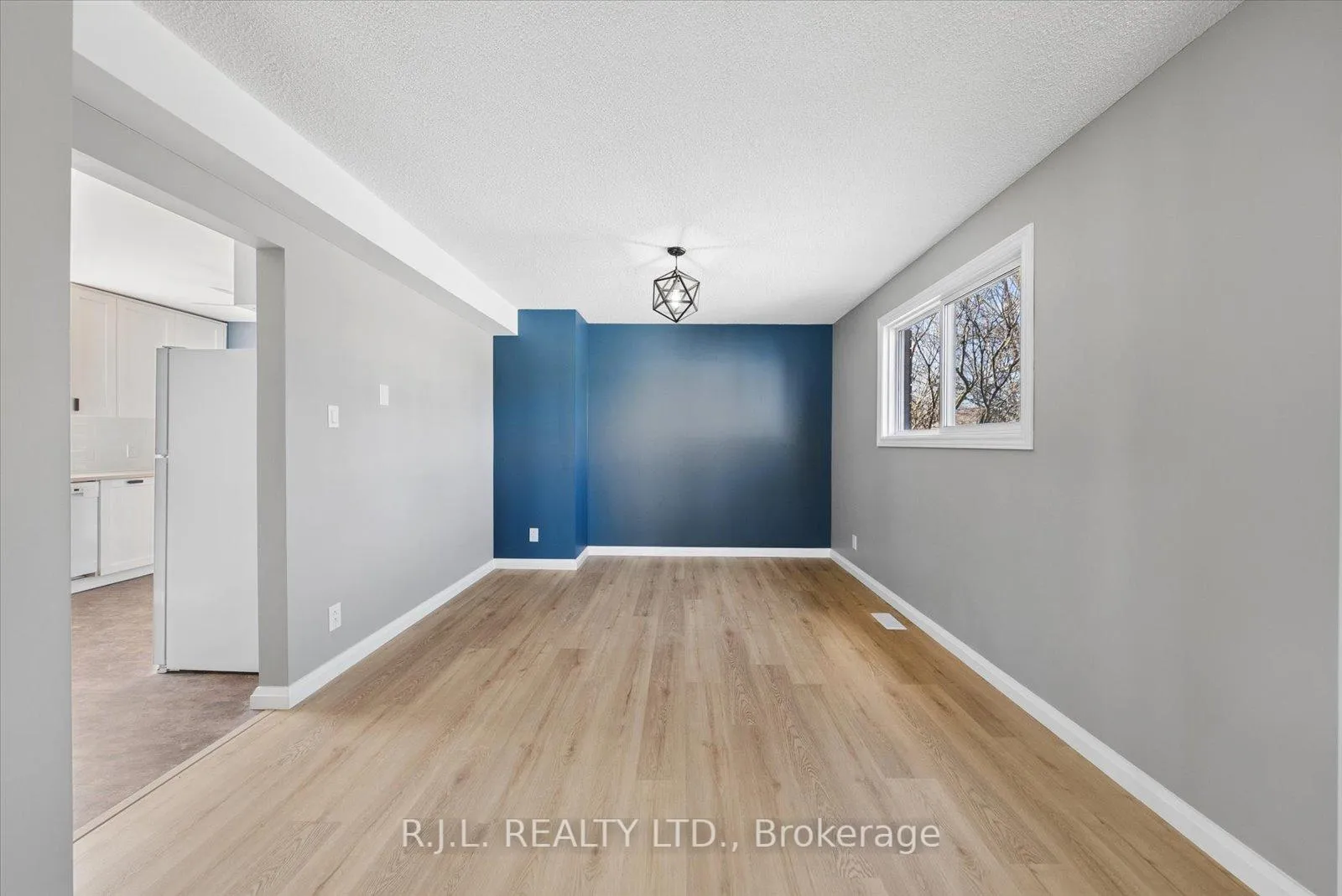 Photo 10 of 567 Howden Street, Peterborough, Otonabee Ward 1 — HOMEH