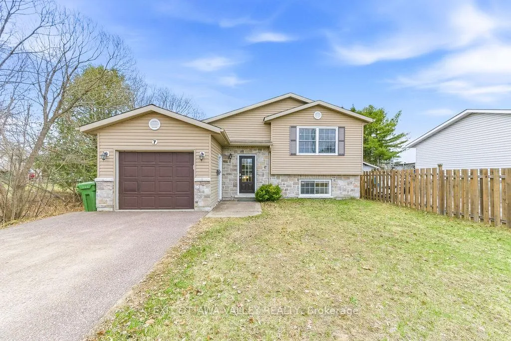 Photo 1 of 7 Florence Street, Petawawa — HOMEH
