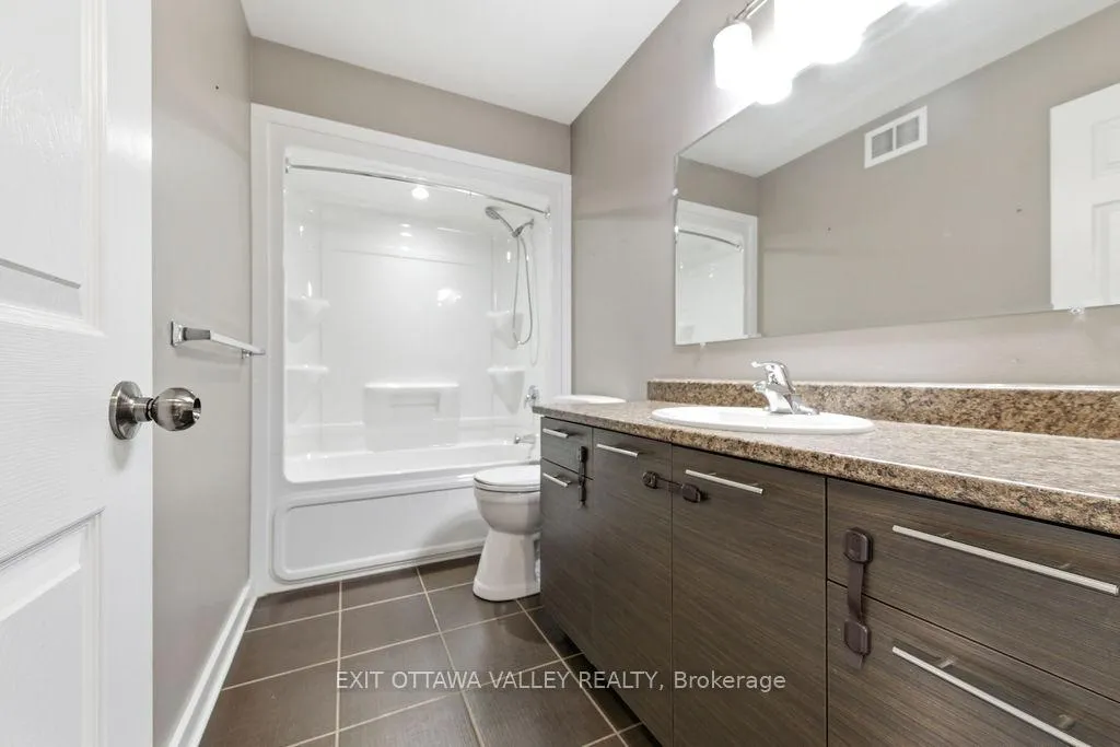 Photo 13 of 7 Florence Street, Petawawa — HOMEH