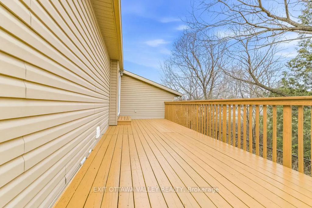 Photo 29 of 7 Florence Street, Petawawa — HOMEH