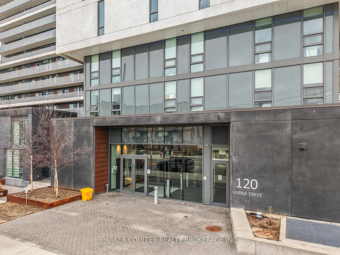 Photo 3 of Unit 606, 120 Varna Drive, Toronto, Englemount-Lawrence — HOMEH