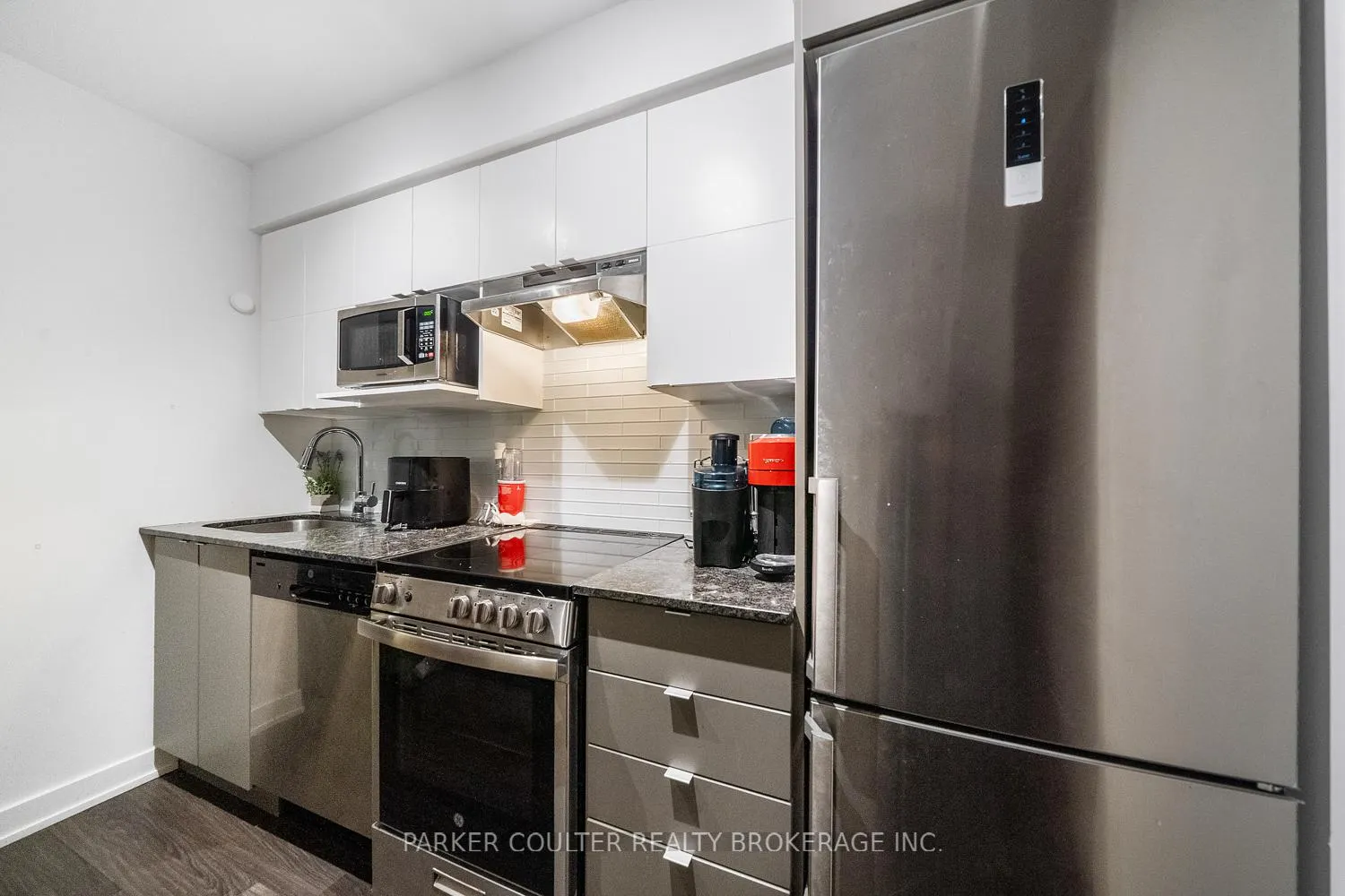 Photo 10 of Unit 606, 120 Varna Drive, Toronto, Englemount-Lawrence — HOMEH