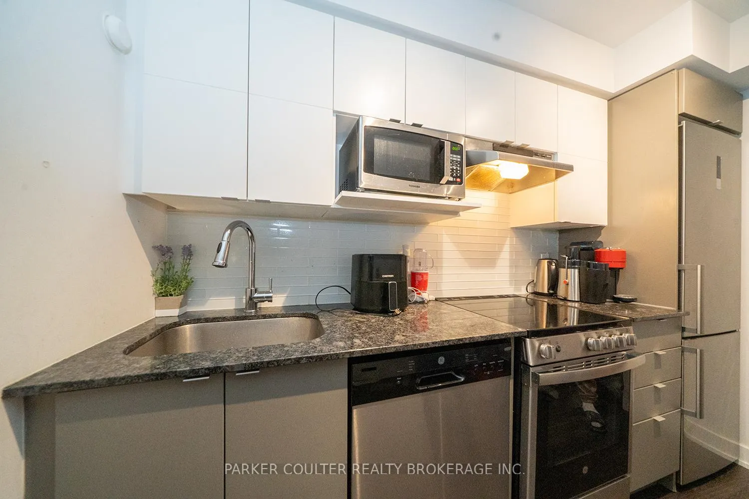 Photo 11 of Unit 606, 120 Varna Drive, Toronto, Englemount-Lawrence — HOMEH