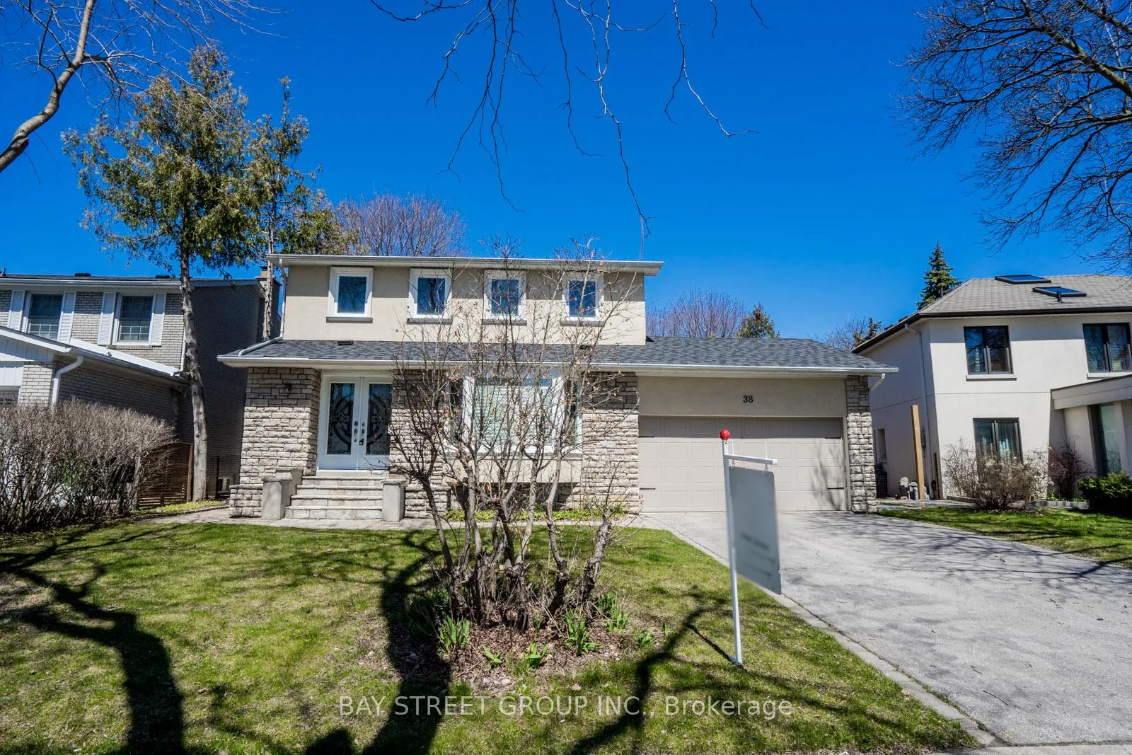 Front of 38 Foursome Crescent
