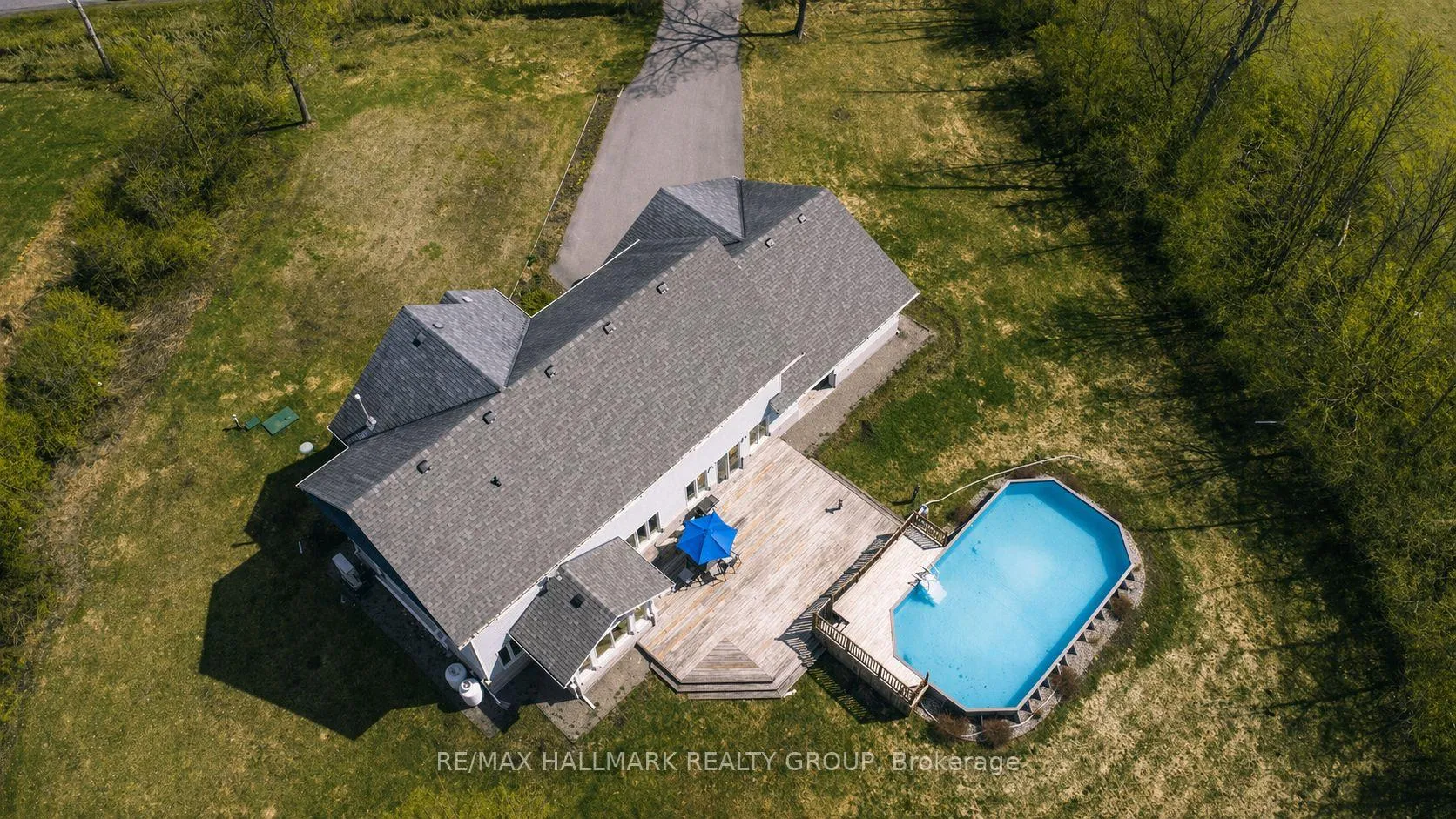 Photo 34 of 21 Skeel Court, Ottawa, Btwn Franktown Rd. & Fallowfield Rd. — HOMEH