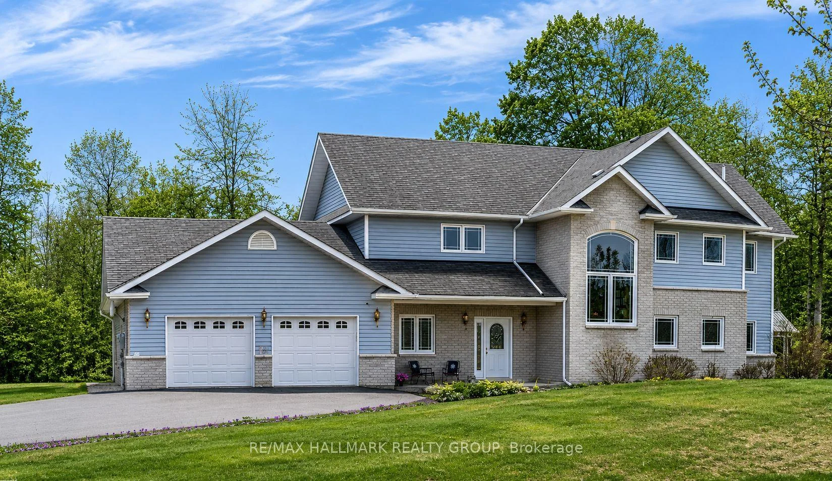 Photo 3 of 21 Skeel Court, Ottawa, Btwn Franktown Rd. & Fallowfield Rd. — HOMEH