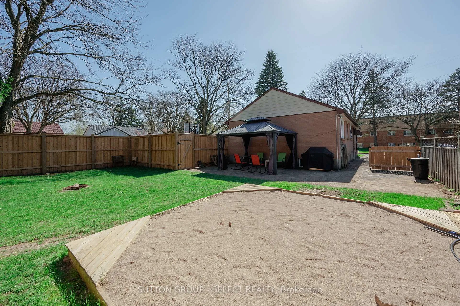 Photo 7 of 2 Thorne Avenue, London, East O — HOMEH