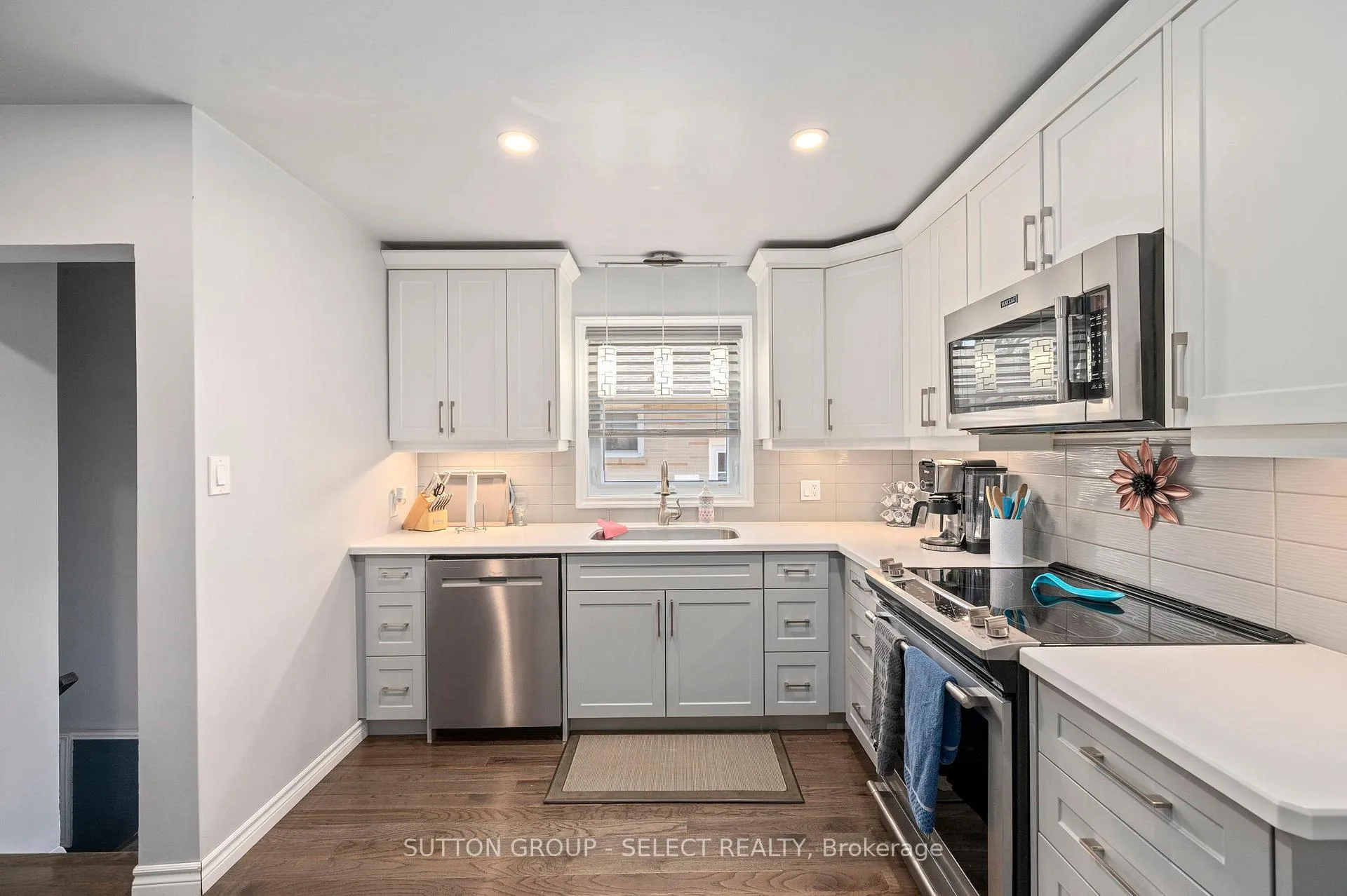 Photo 15 of 2 Thorne Avenue, London, East O — HOMEH