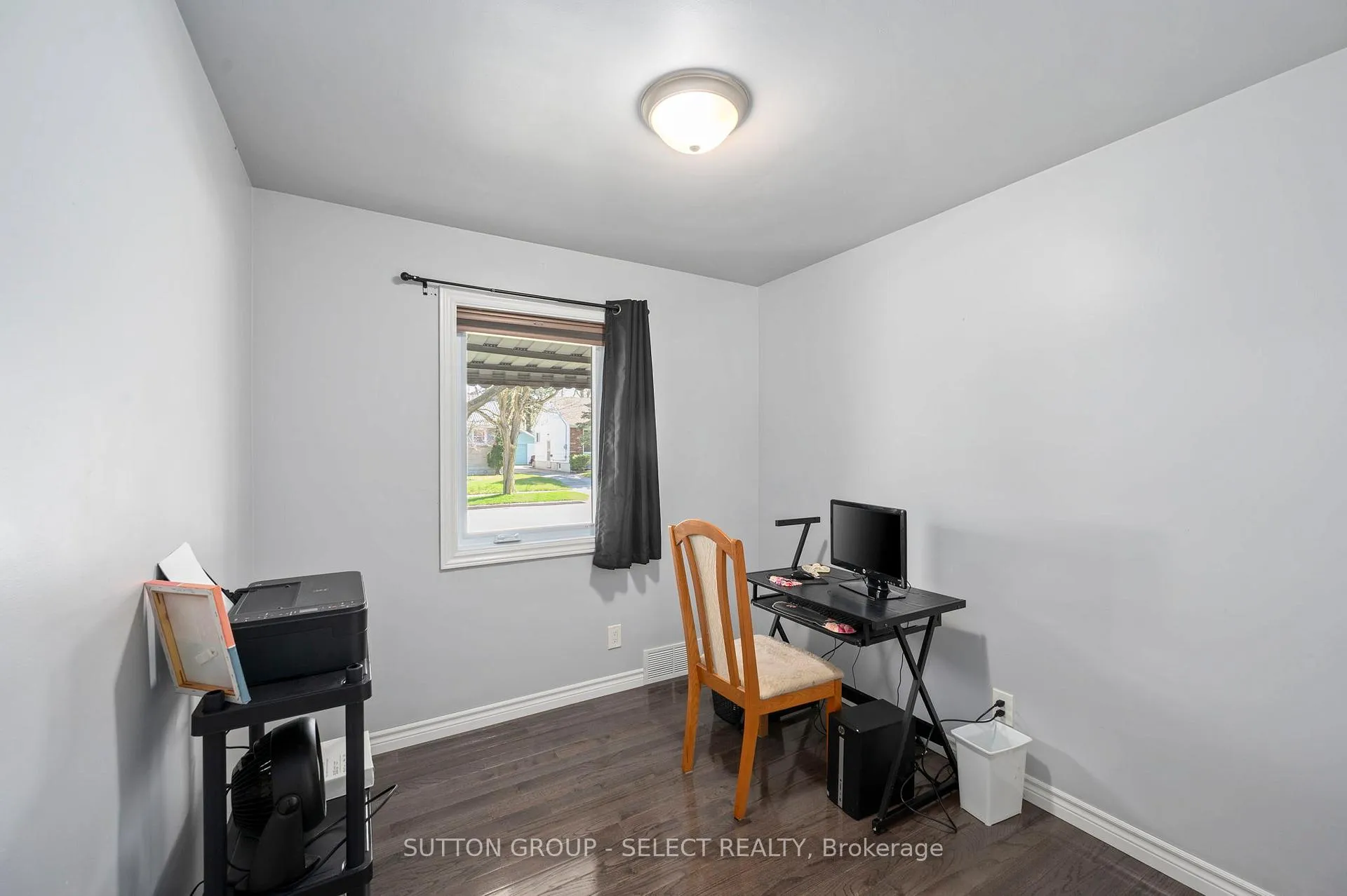 Photo 21 of 2 Thorne Avenue, London, East O — HOMEH