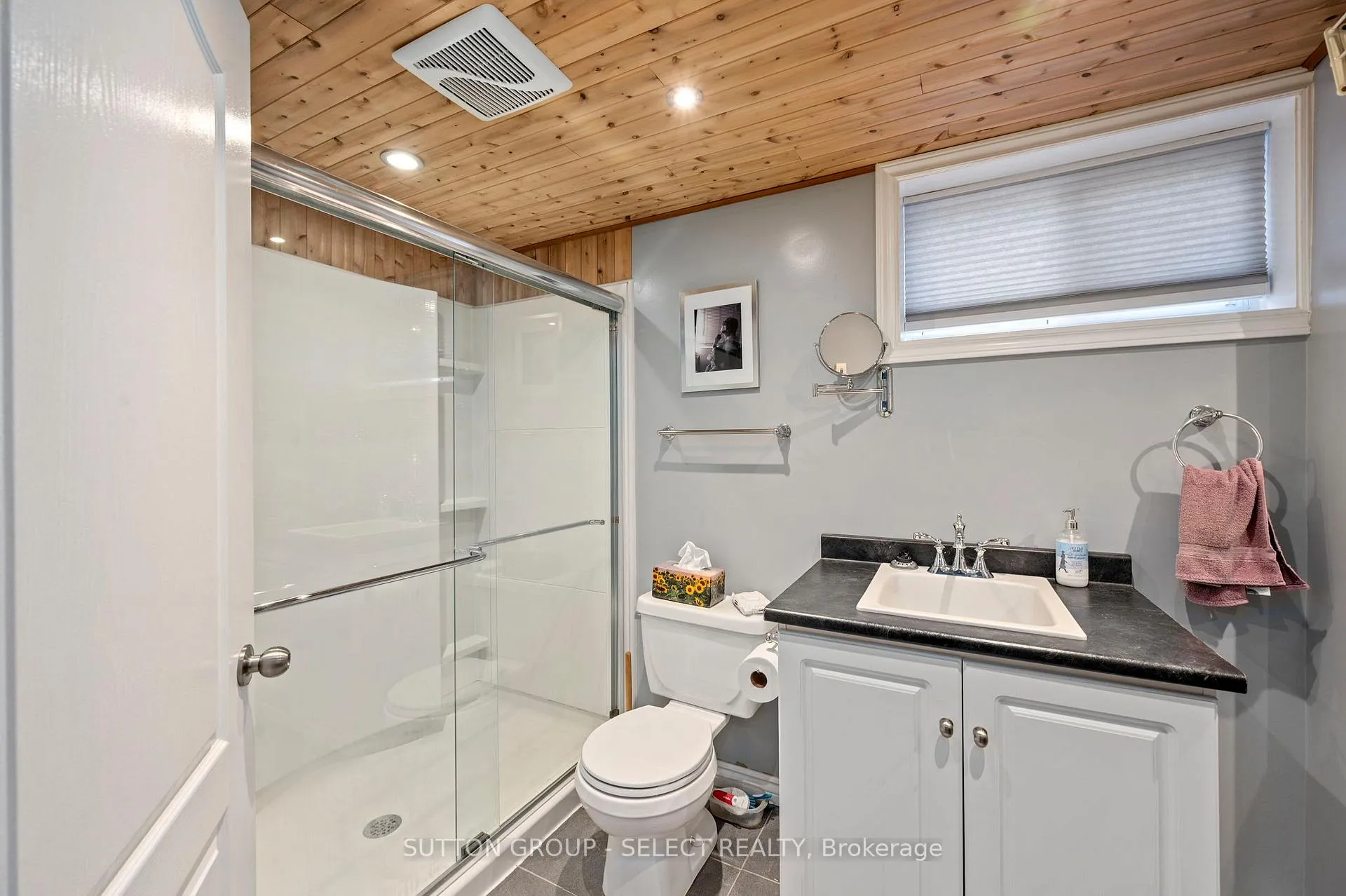 Photo 27 of 2 Thorne Avenue, London, East O — HOMEH