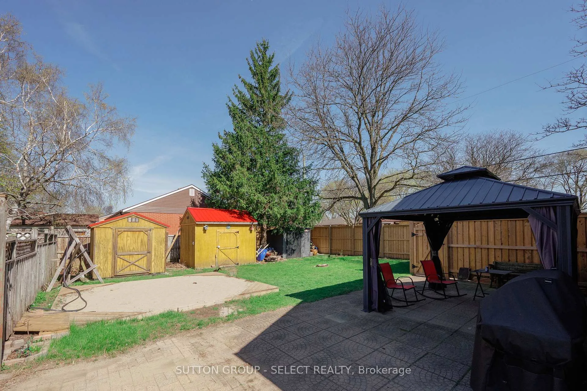 Photo 34 of 2 Thorne Avenue, London, East O — HOMEH