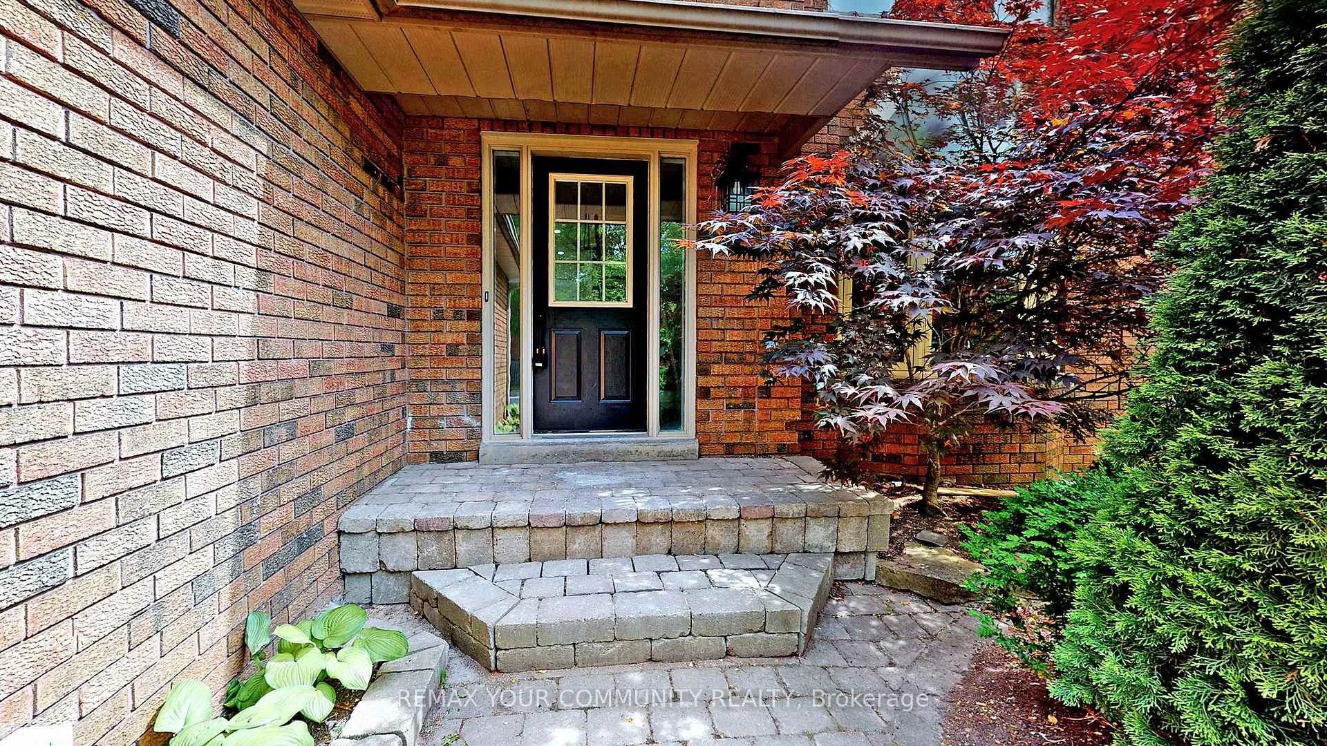 Photo 2 of 63 Falling Brook Drive, Barrie, Innis-Shore — HOMEH