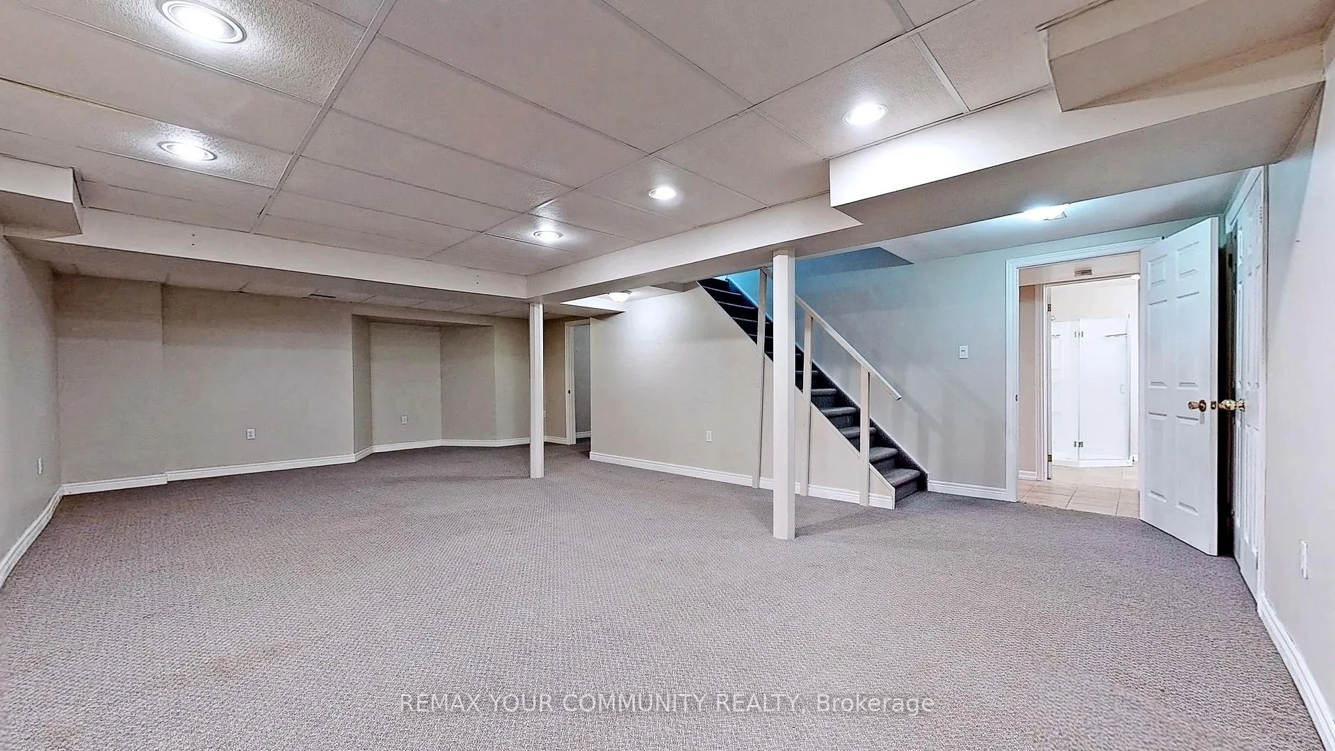 Photo 32 of 63 Falling Brook Drive, Barrie, Innis-Shore — HOMEH