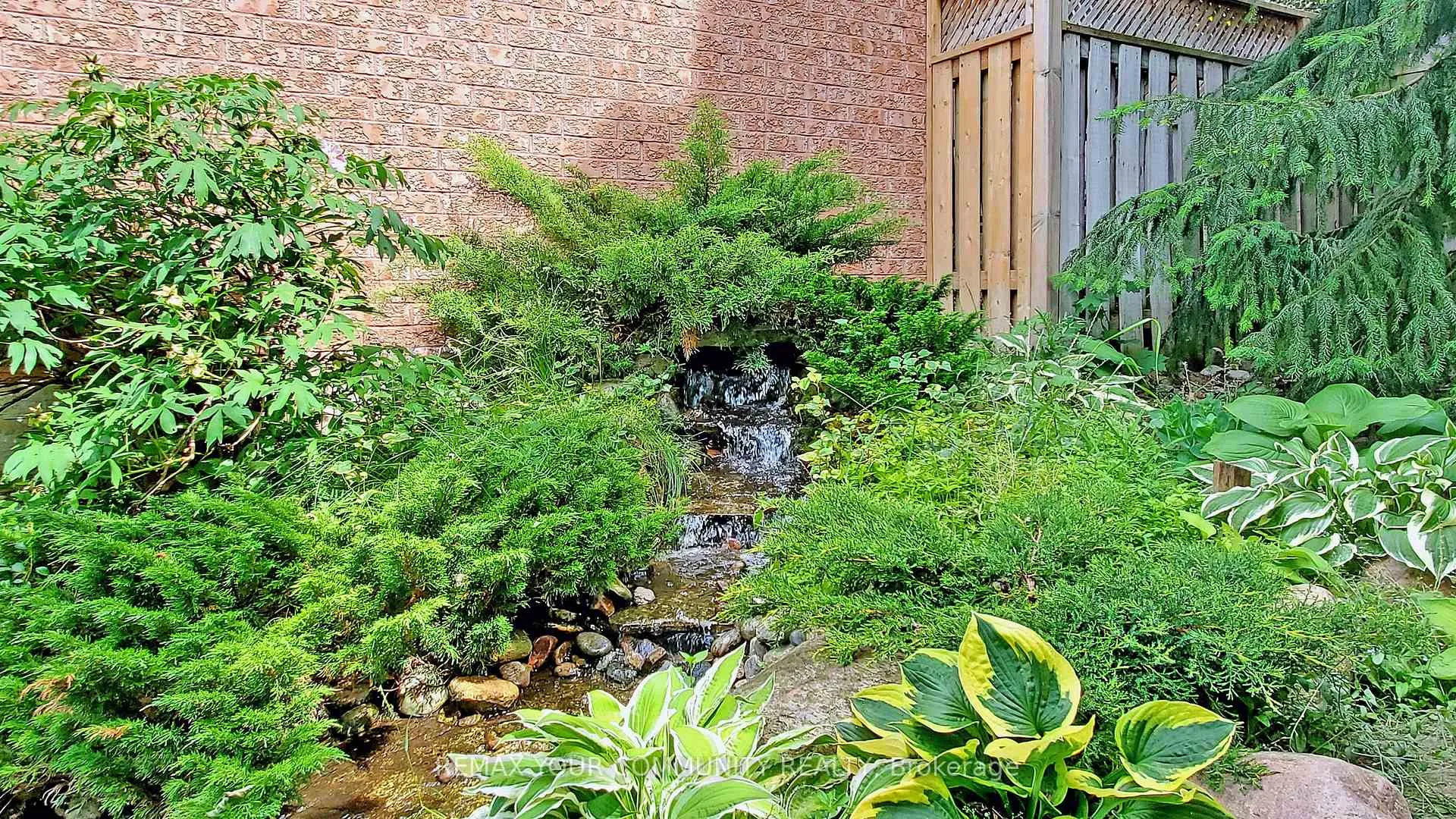 Photo 39 of 63 Falling Brook Drive, Barrie, Innis-Shore — HOMEH