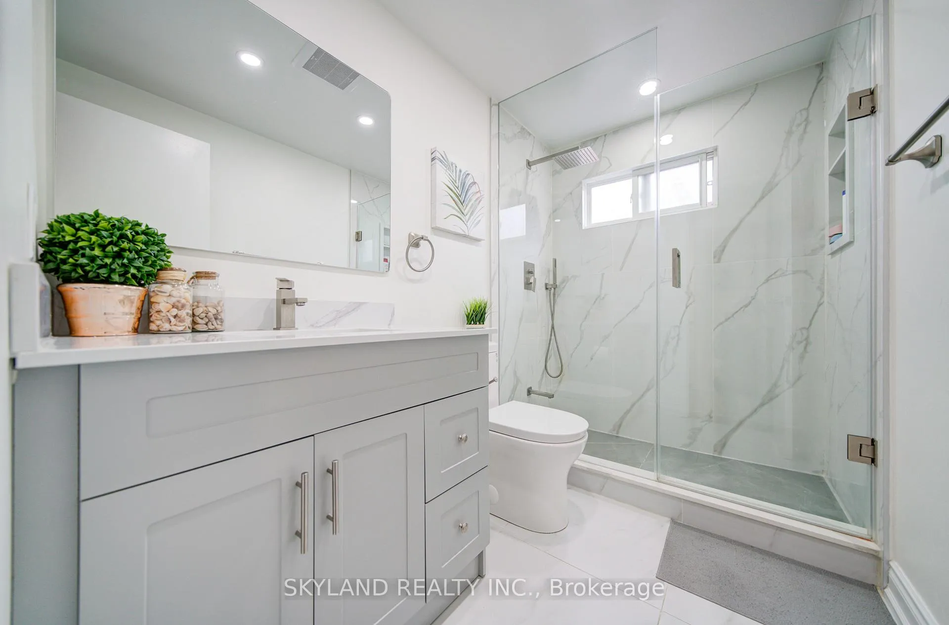 Photo 5 of 56 Upton Crescent, Markham, Milliken Mills West — HOMEH