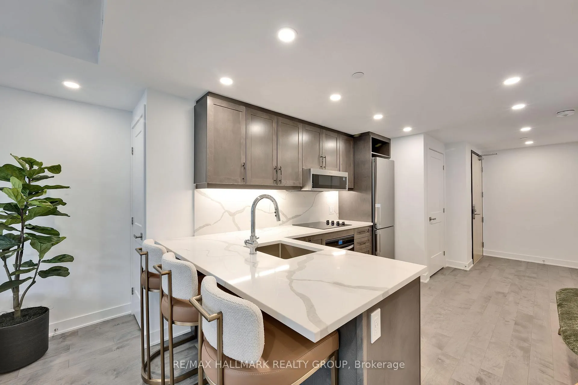 Photo 7 of Unit 801, 340 Queen Street, Ottawa, Ottawa Centre — HOMEH