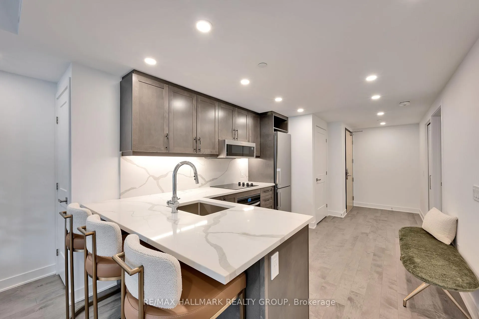 Photo 8 of Unit 801, 340 Queen Street, Ottawa, Ottawa Centre — HOMEH