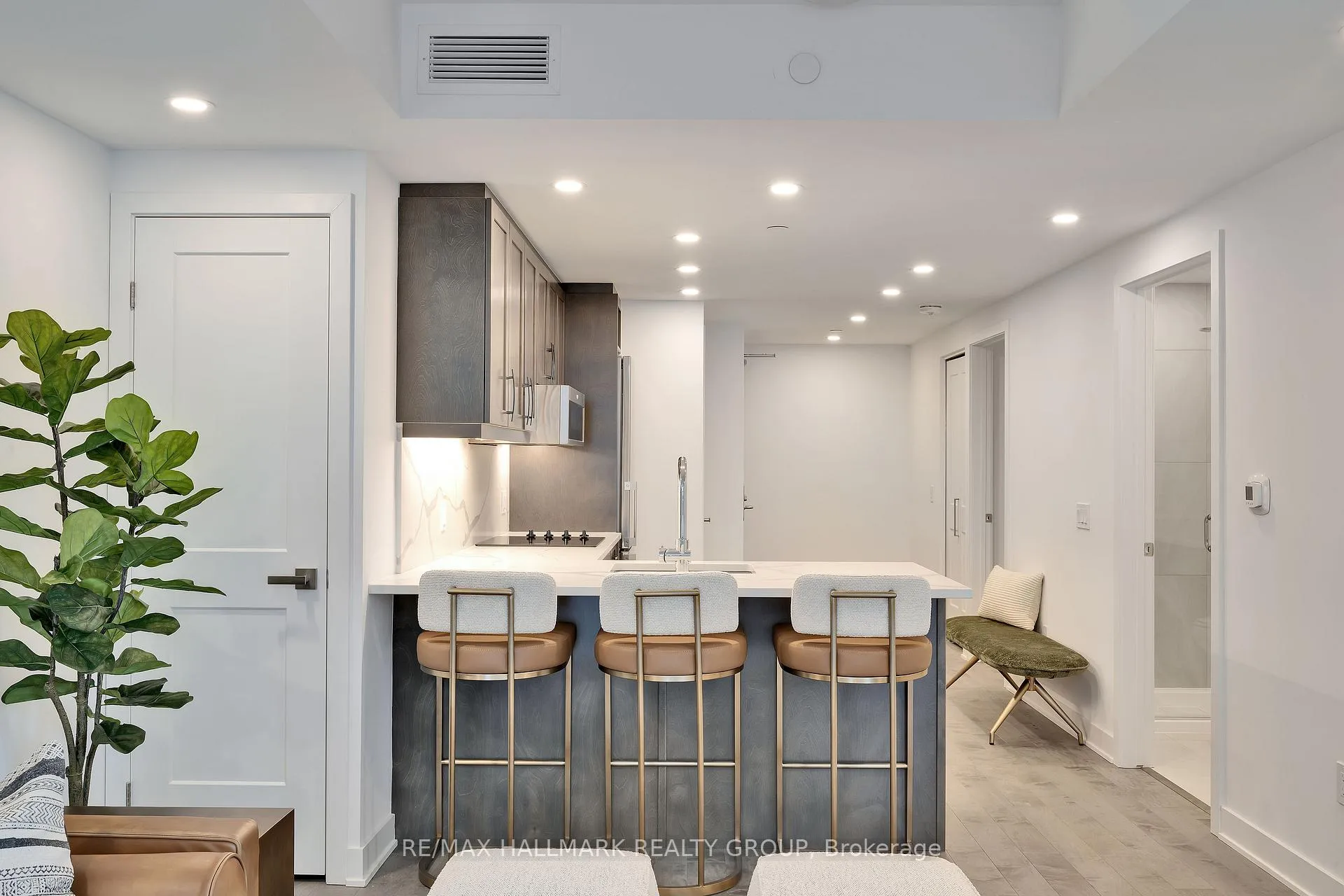 Photo 9 of Unit 801, 340 Queen Street, Ottawa, Ottawa Centre — HOMEH