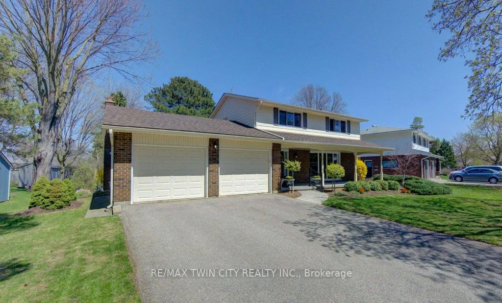 Photo 3 of 128 Dalewood Drive, Kitchener — HOMEH