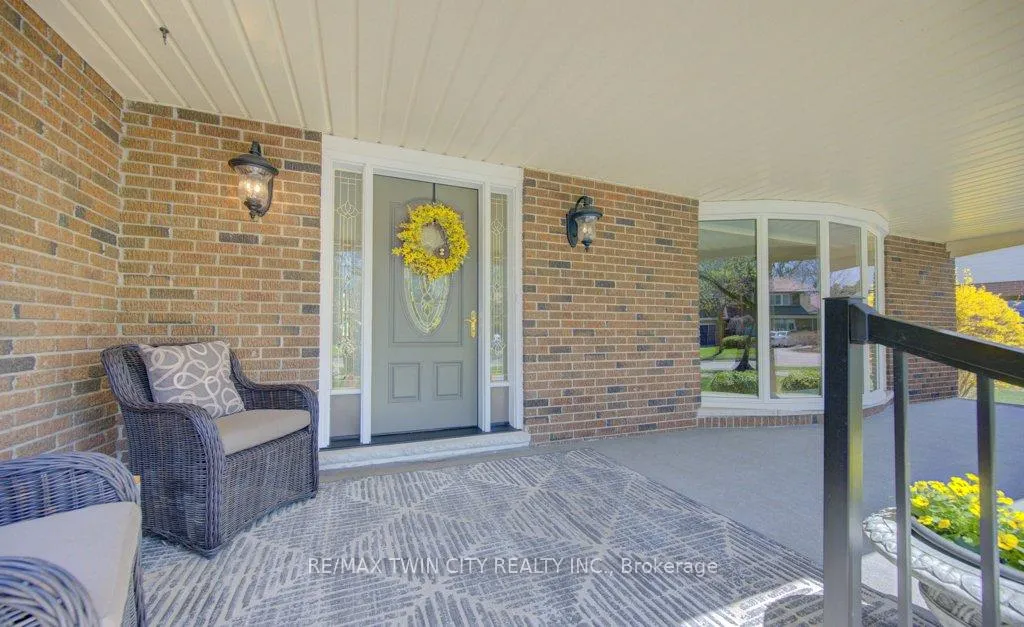 Photo 6 of 128 Dalewood Drive, Kitchener — HOMEH