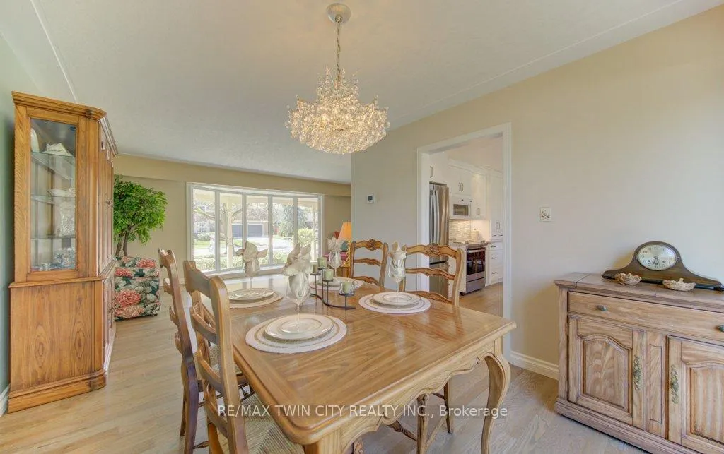 Photo 12 of 128 Dalewood Drive, Kitchener — HOMEH