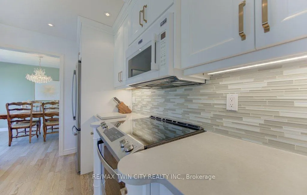 Photo 21 of 128 Dalewood Drive, Kitchener — HOMEH