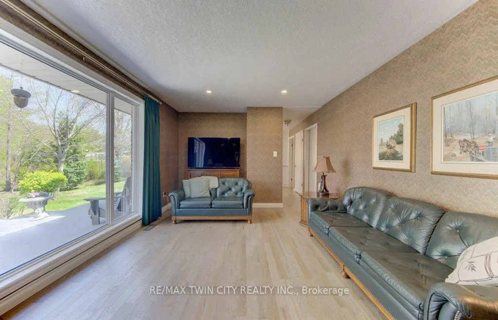 Photo 26 of 128 Dalewood Drive, Kitchener — HOMEH