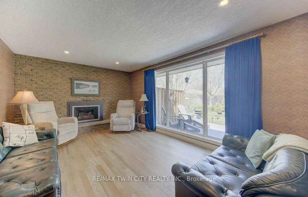 Photo 27 of 128 Dalewood Drive, Kitchener — HOMEH
