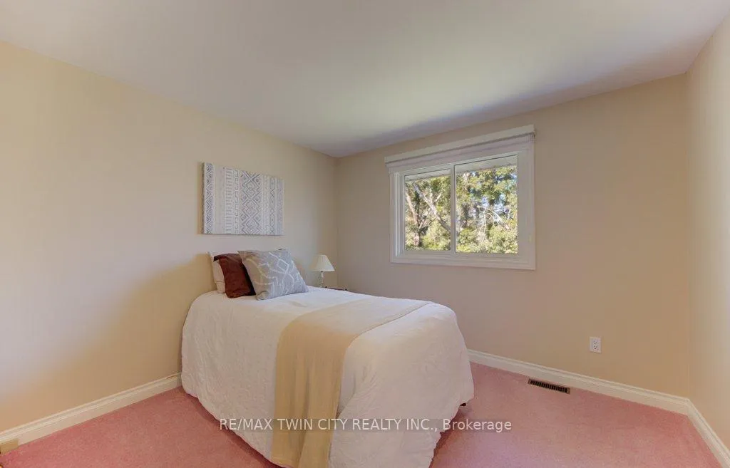 Photo 29 of 128 Dalewood Drive, Kitchener — HOMEH