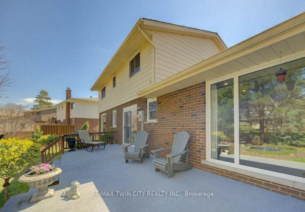 Photo 40 of 128 Dalewood Drive, Kitchener — HOMEH