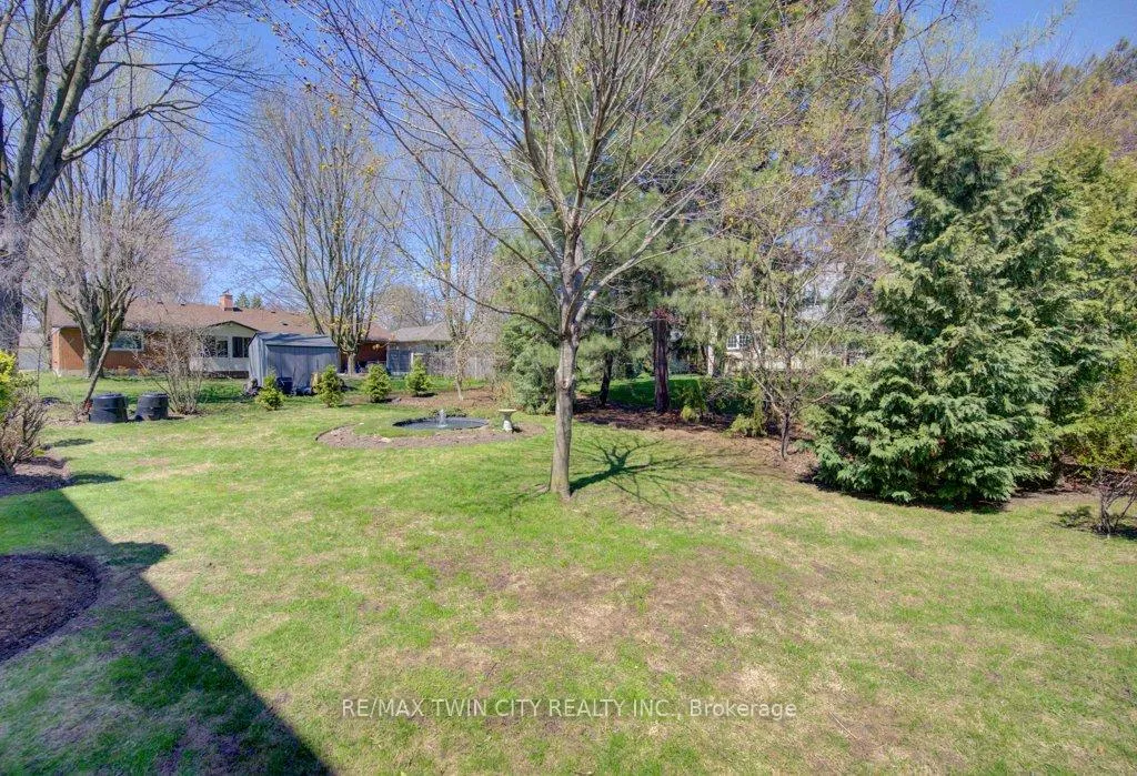 Photo 43 of 128 Dalewood Drive, Kitchener — HOMEH