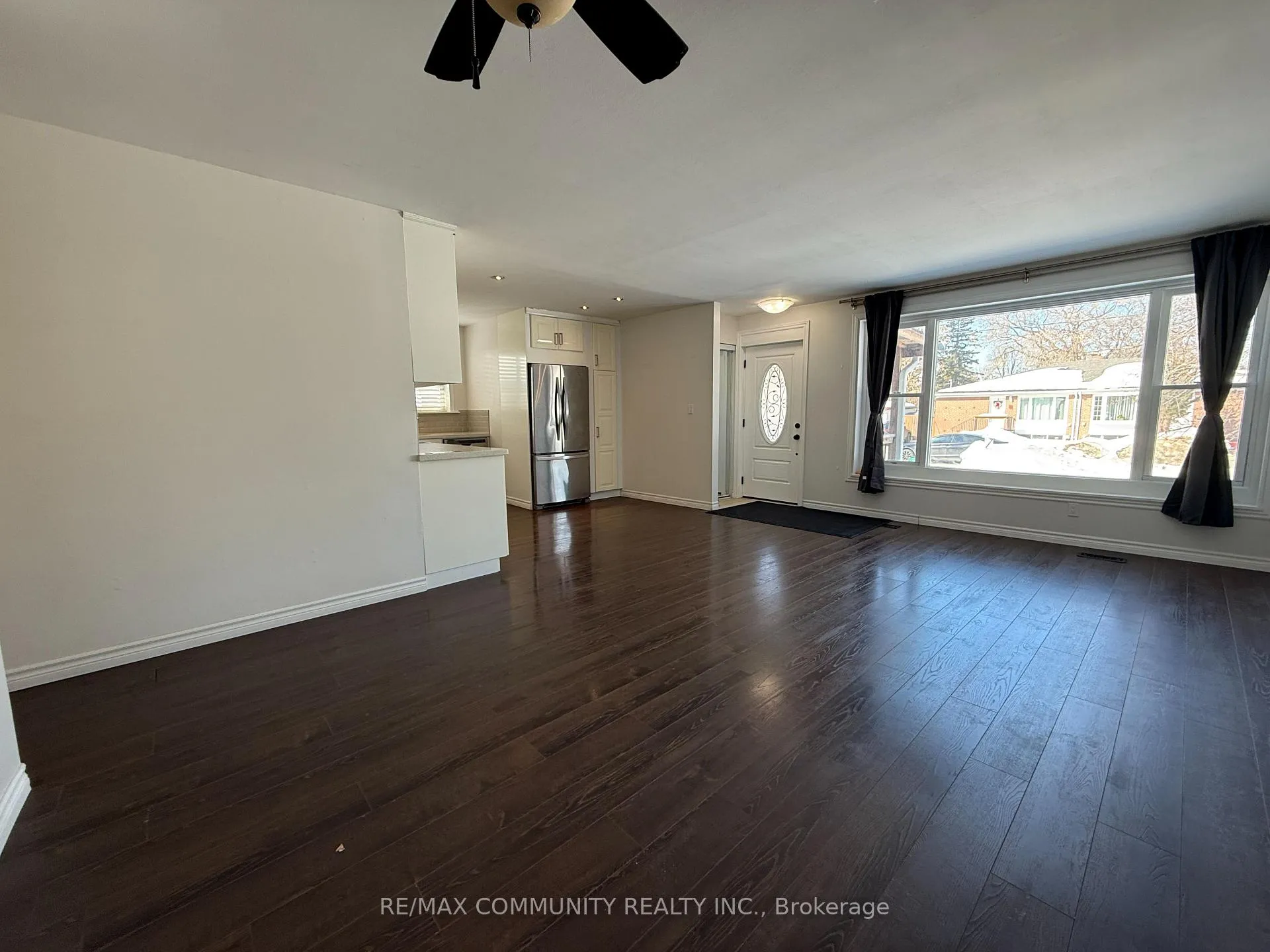 Photo 5 of Unit Main, 47 Davis Road, Aurora, Aurora Highlands — HOMEH