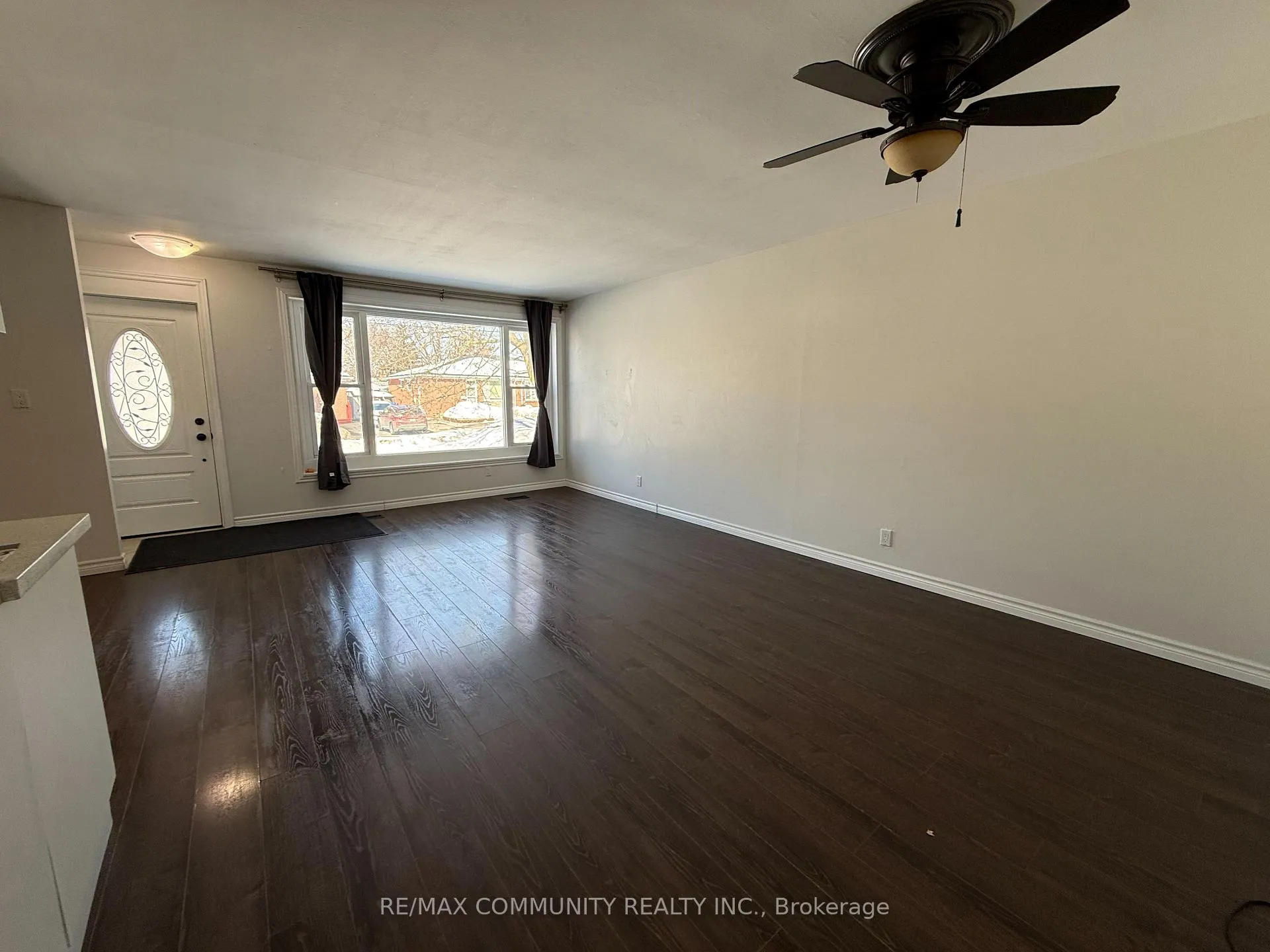 Photo 6 of Unit Main, 47 Davis Road, Aurora, Aurora Highlands — HOMEH