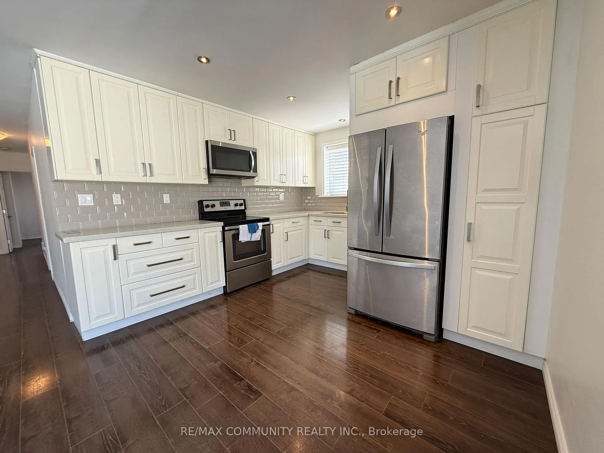 Photo 7 of Unit Main, 47 Davis Road, Aurora, Aurora Highlands — HOMEH